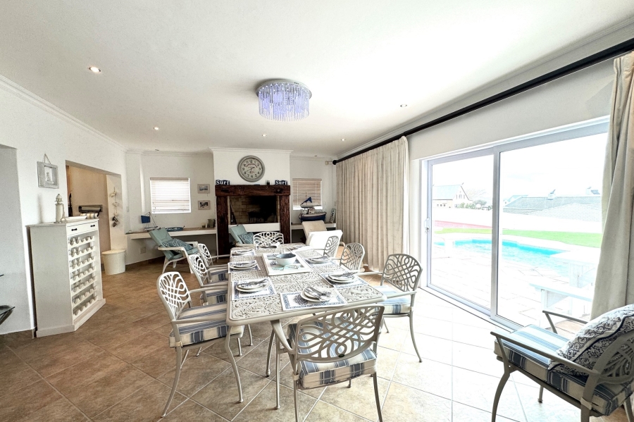 6 Bedroom Property for Sale in Myburgh Park Western Cape